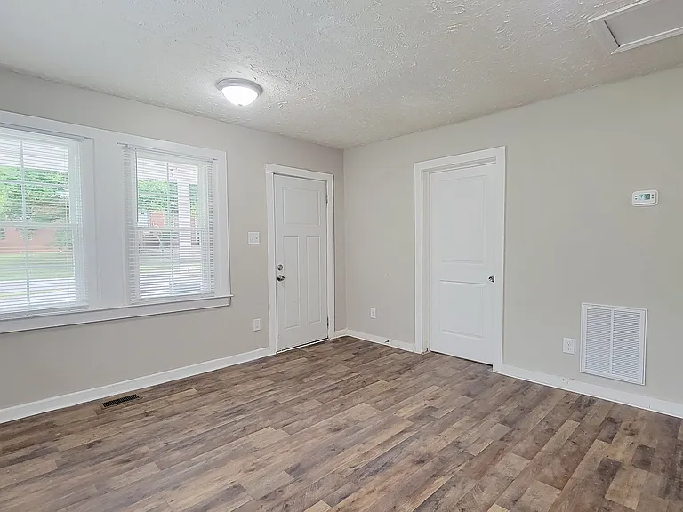 417 Pine St — Photo 5