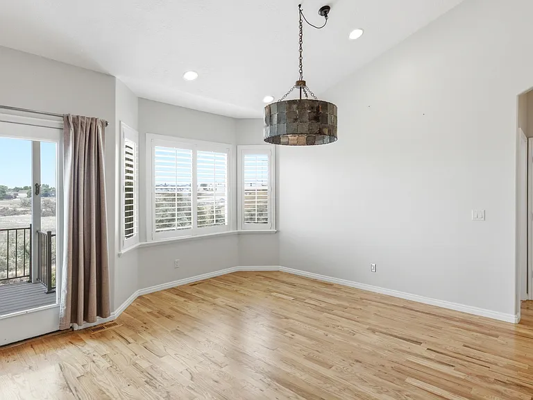 722 W Webb Rd — Photo 13