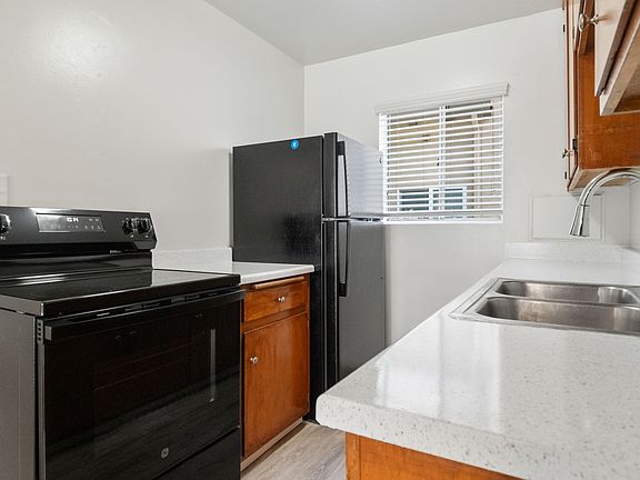 3rd image of 543 F Ave #3