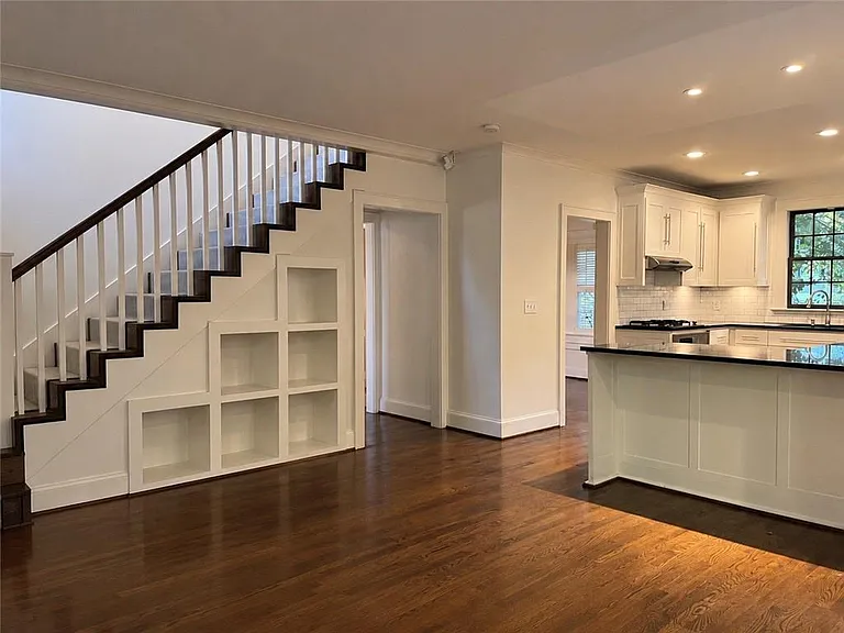 124 Coventry Rd — Photo 11