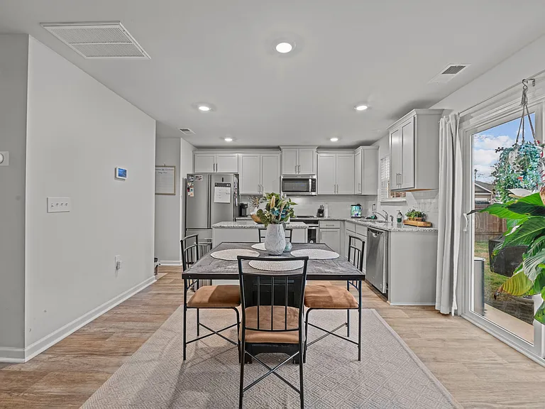 301 Ginger Dr — Photo 20