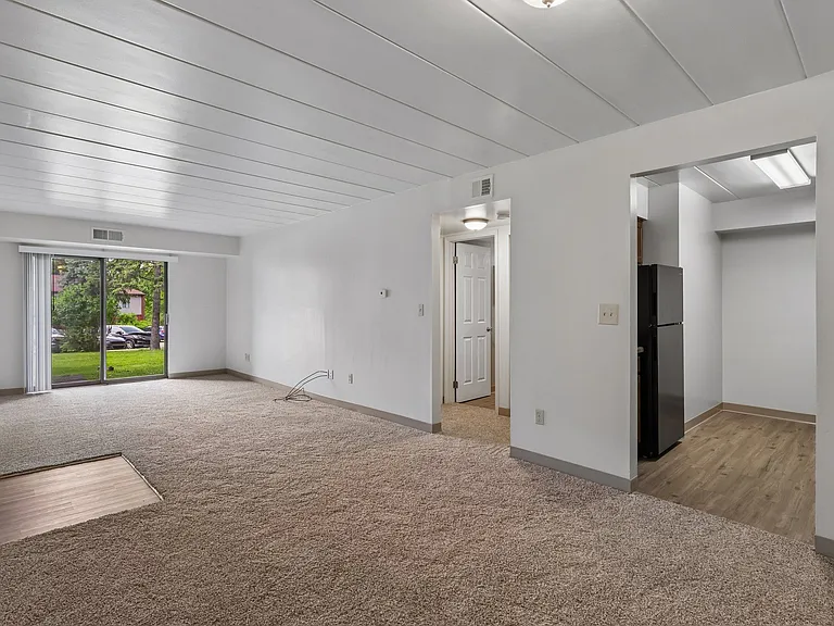 Forest Apartments — Photo 4