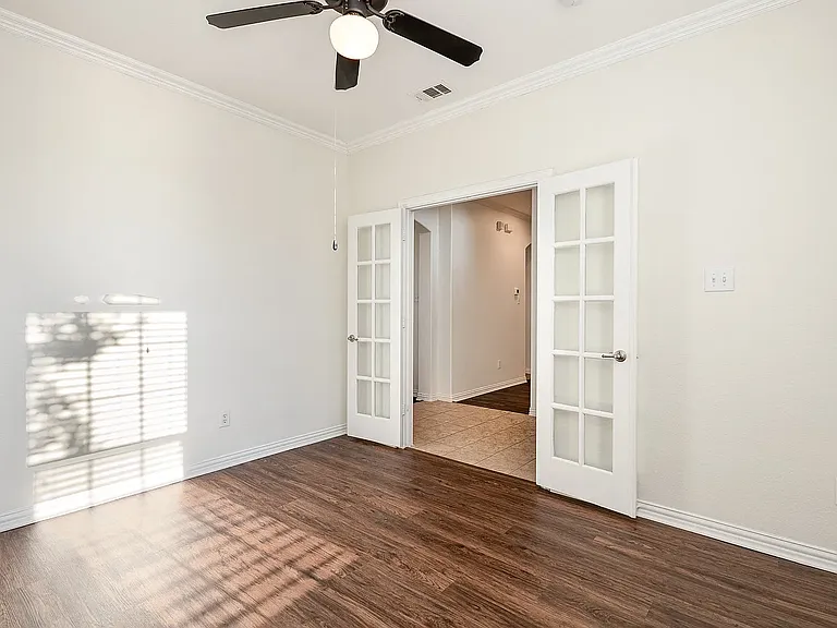 1432 Palestine Dr — Photo 9