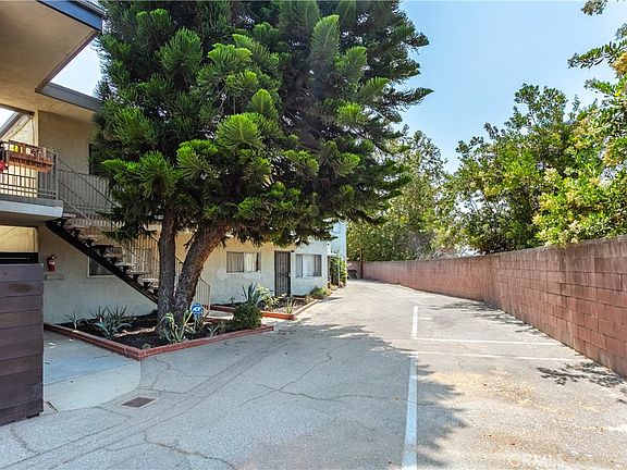 4th image of 2910 Acresite St