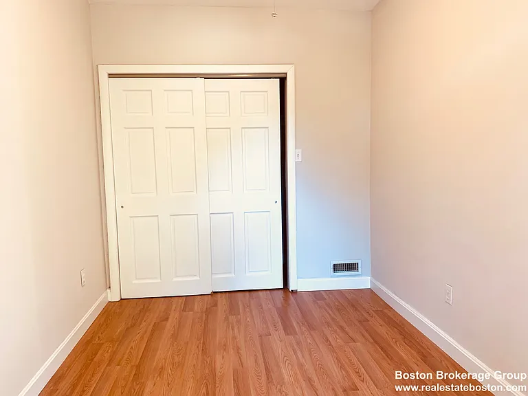 105 Buttonwood St #1 — Photo 3