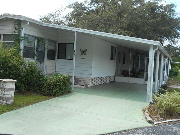 Home Sits on Corner Lot