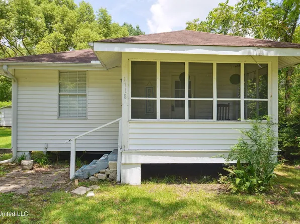 1118 Edna St, Waveland, MS 39576