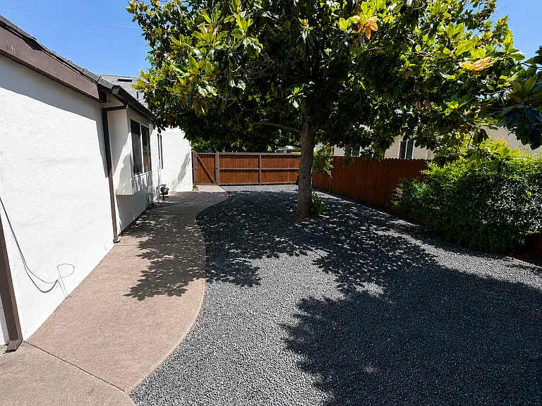 2245 Ceanothus Ave — Photo 56