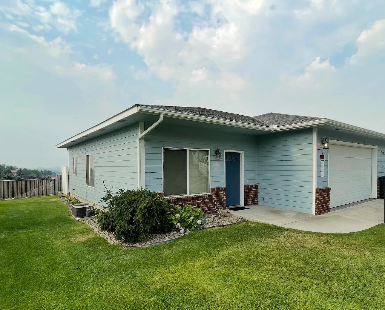 7906 Skyline Way — Photo 1