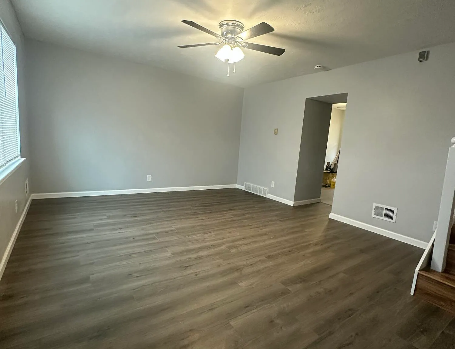 3 bed, 1.0 bath, 1044 sqft, $1,150 — Photo 4