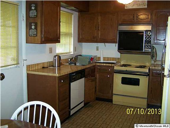 5th image of 58 Cambridge Circle #B