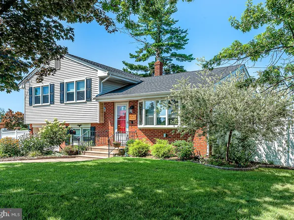14 Evergreen Rd, Stratford, NJ 08084