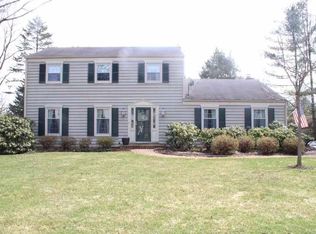 2835 Fiddlers Green Rd, Lancaster, PA 17601
