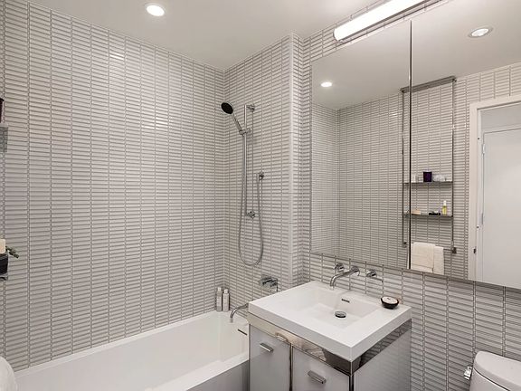 5th image of 252 South St #58C
