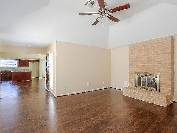 4th image of 15510 Pine Mountain Dr