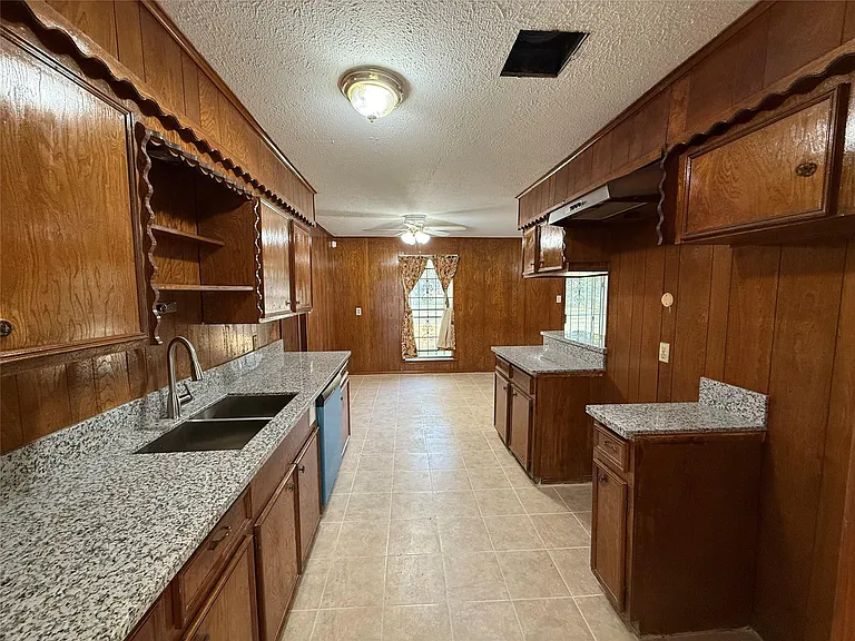 7325 Ley Rd — Photo 9