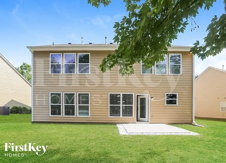 1530 Hedington Cir — Photo 15