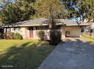 110 Adoue St, Houma, LA 70360