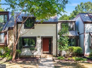 1518 Farsta Ct, Reston, VA 20190