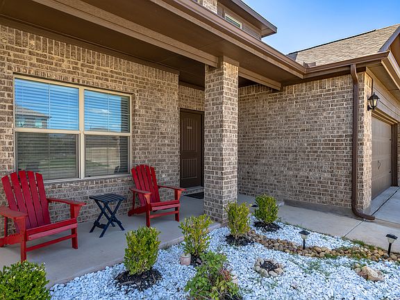 3rd image of 8437 Comanche Springs Dr