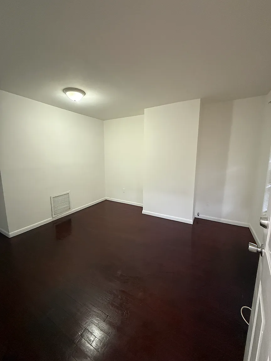 118 Butler St Floor 1 photo 1