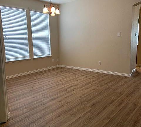 Dining area or extra sitting area