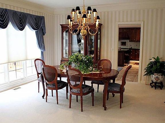 Formal dining room