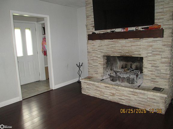 5th image of 202 E 14th St
