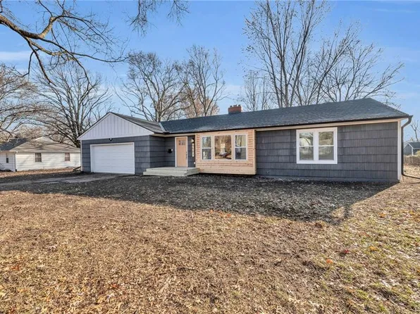 9501 E 65th St, Raytown, MO 64133