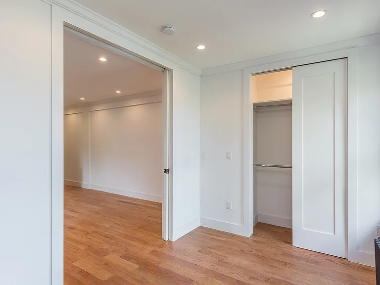 250 Washington Ave #C3 — Photo 5