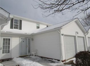 356 Harbor Ridge Ln, Fairport Harbor, OH 44077
