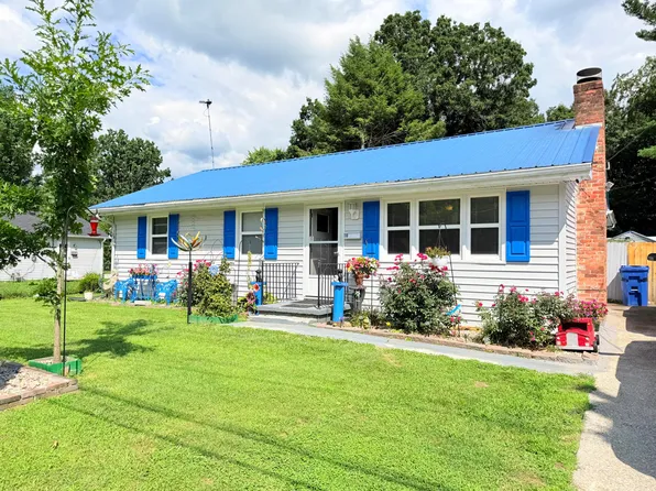110 Dinsmore St, Berea, KY 40403