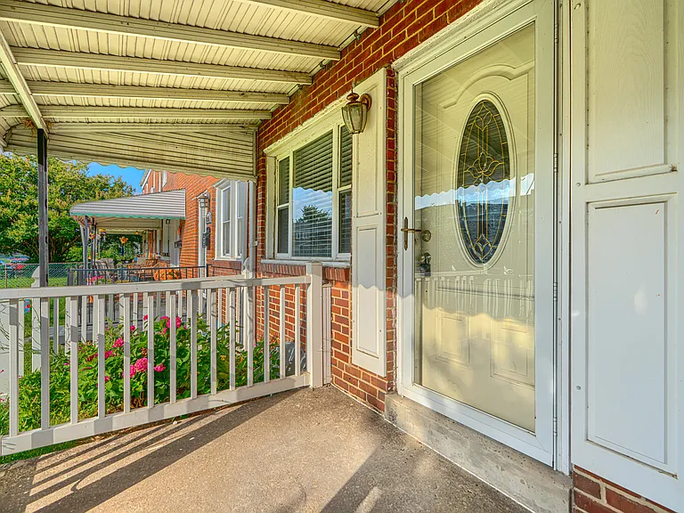 7842 Saint Boniface Ln — Photo 3