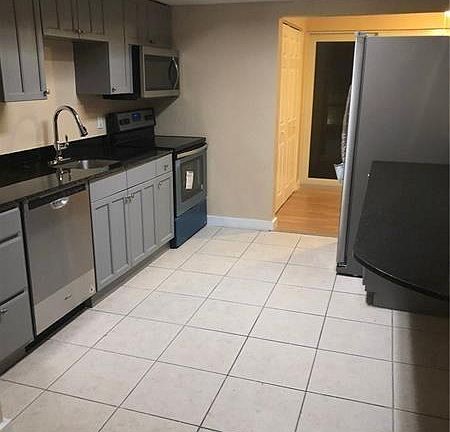 5th image of 3200 NE 13th Ave #A