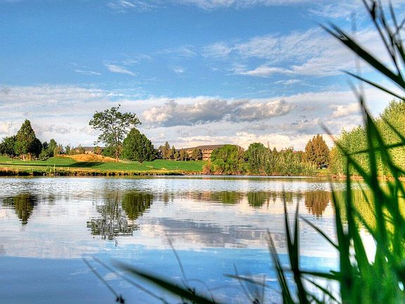 2nd image of 1281 Highland View Loop