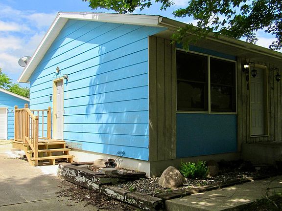 3rd image of 961 22nd St SE