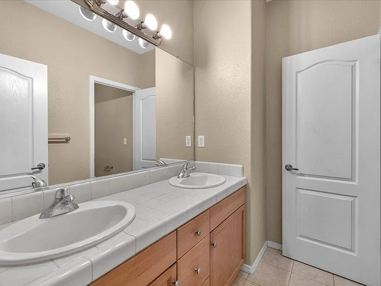 1709 Glen Dunbar Ln — Photo 22