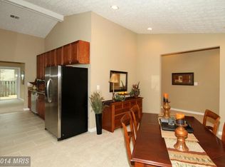 10421 Fyfe Ct, Fairfax, VA 22032