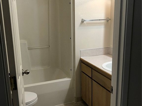 5th image of 5621 5623 Mt Tacoma Dr SW