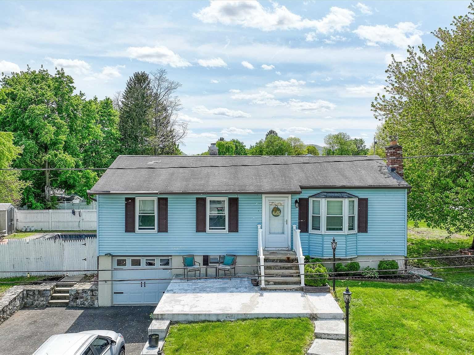 4 Essex Rd, Fishkill, NY 12524 Zillow