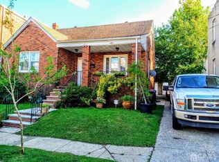 393 Summit Ave, Perth Amboy, NJ 08861