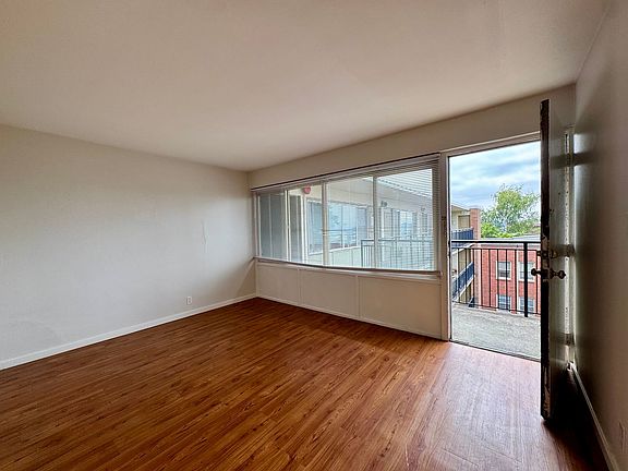 3rd image of 225 W Olympic Pl APT 305