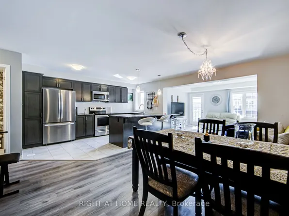 143 Toucan Trl, Oakville, ON L6H 0Y2