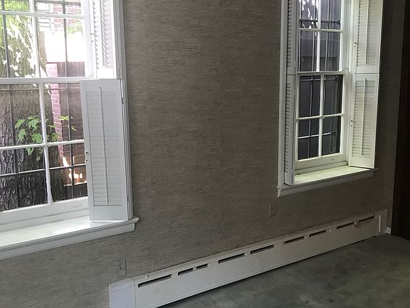 Windows in bedroom 2