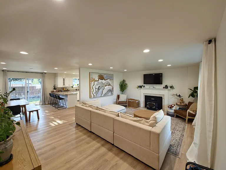 1320 N 600 W — Photo 2