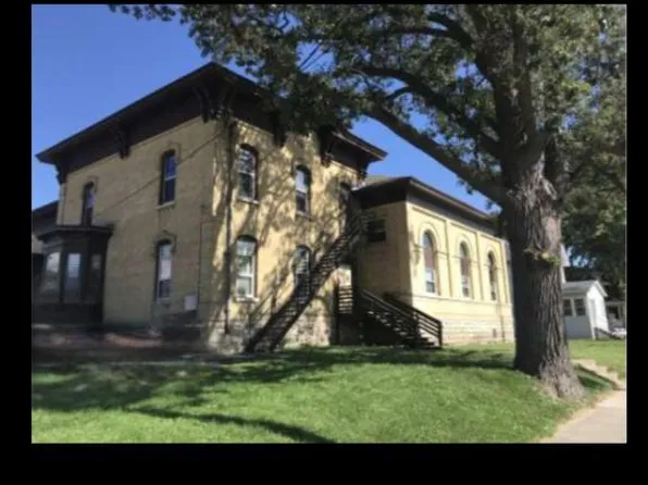 306 Wisconsin St, Oshkosh, WI 54901