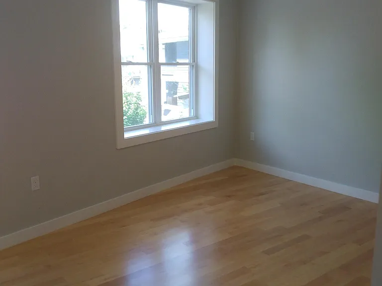 344 Salem St #3 — Photo 6