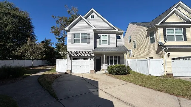 4 bed, 2.5 bath, 2151 sqft, $2,795 — Photo 2
