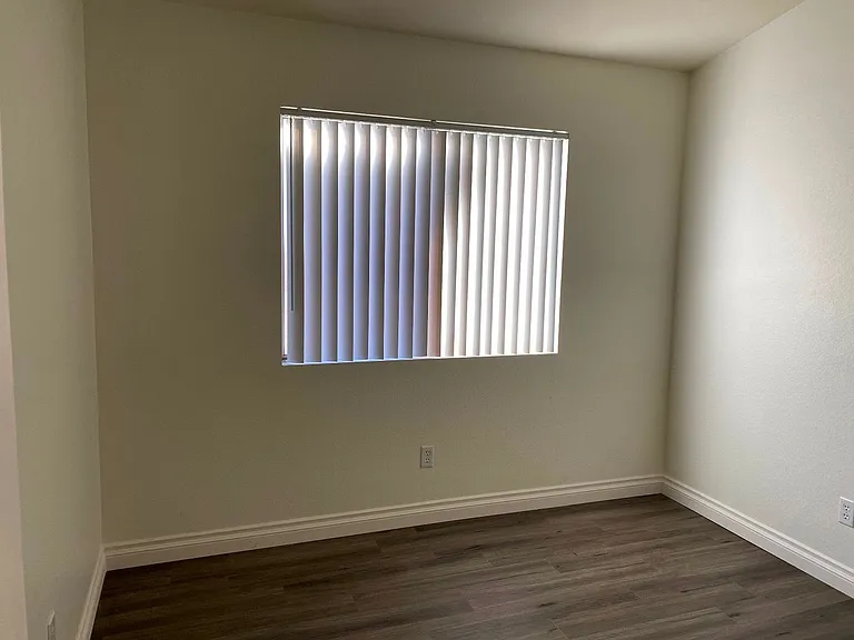8029 Sierra Largo Dr — Photo 22