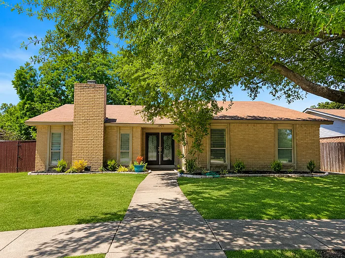 3401 Livingston Ln